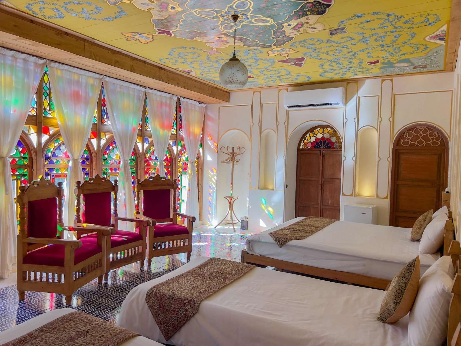 بوتیک هتل ایرانمهر در شیراز - ایرانمهر