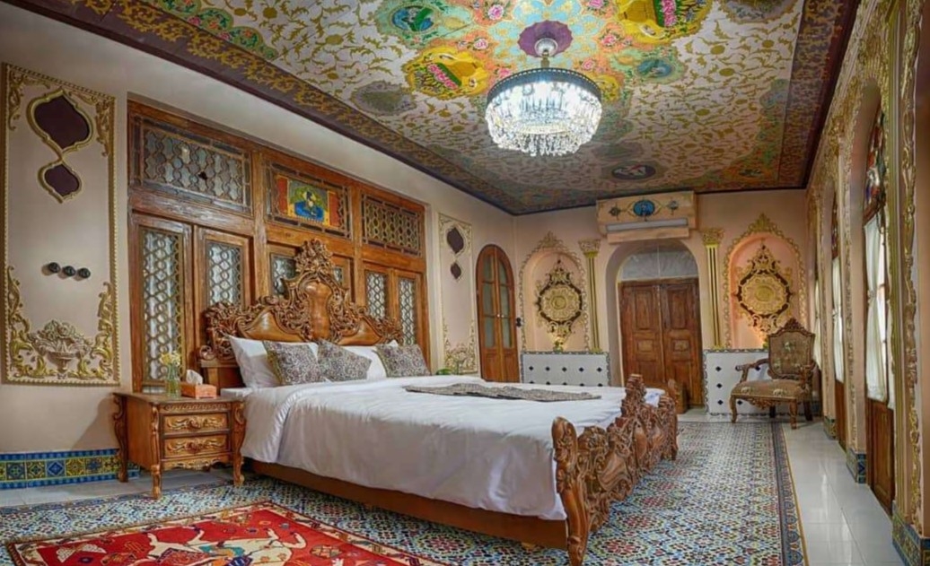 بوتیک هتل داروش در شیراز - اتاق پنج دری